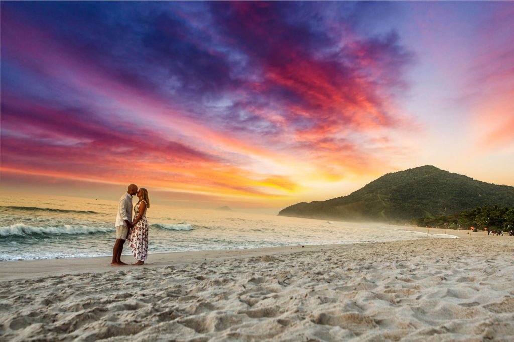 Ensaio fotográfico pré wedding na praia