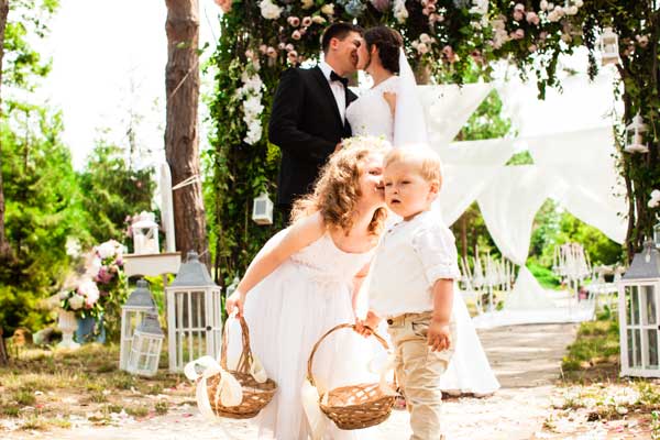 Casamento durante o dia em na Aclimação SP - Luz natural e clima leve