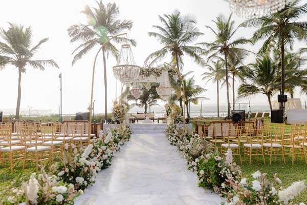 Casamento na praia em em Quiririm SP - Romantismo ao som das ondas